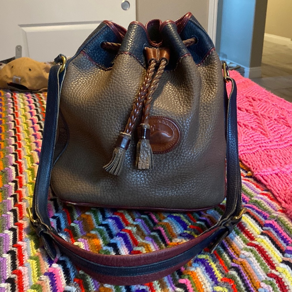 Vintage Dooney & Bourke bucket back
